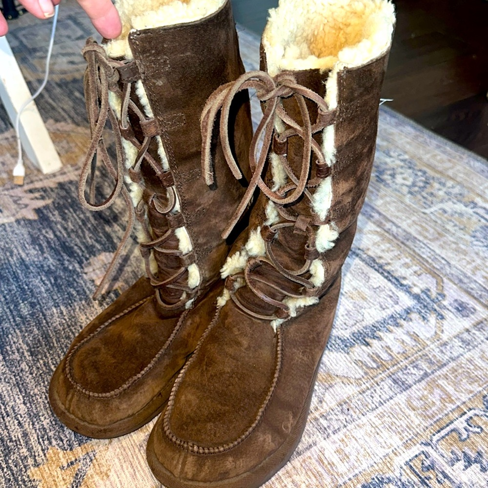 UGG Tularosa Boot - Picture 2 of 12
